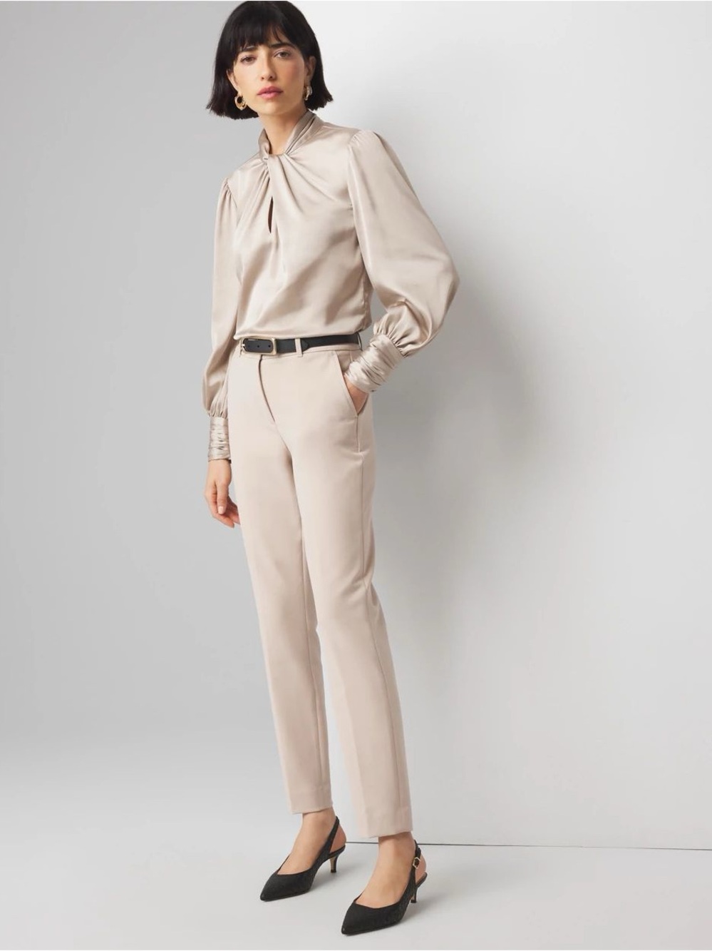 NWT White House Black Market Comfort Stretch Slim Ankle in Biscotti